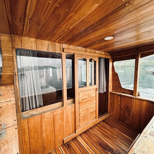 upper_cabin_shenron_liveaboard_diving_indonesia_balcony